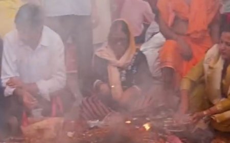 नवमी पर देवी मंदिरों में उमड़ी भक्तों की भीड़:देवरही मंदिर में सुबह 4 बजे से लगी लाइन, हवन-पूजन और कन्या भोज का आयोजन