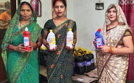प्रयागराज में ई-रिक्शा चालक की पत्नी ने बनाया क्लीनिंग ब्रांड:56 साल की उर्मिला ने 'अरीशा ग्लो' नाम से शुरू किया, समूह की महिलाओं को भी मिला रोजगार