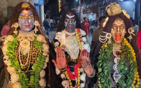 बैंड-बाजों और झांकियों के साथ निकली श्रीराम बारात:जामा मस्जिद से होते हुए रामलीला मैदान पहुंची बारात; सीता स्वयंवर के साथ समापन