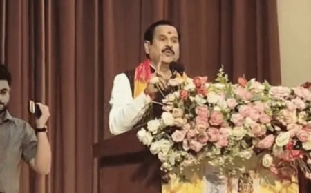 लेखक नरेंद्र भदौरिया की 18वीं पुस्तक अर्णव का विमोचन:लखनऊ में पूर्व मंत्री डॉ. महेंद्र सिंह बोले- चरित्र खोने के बाद जीवन की कीमत खत्म