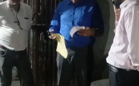 राशन की कालाबाजारी में भाजप नेता समेत 5 पर FIR:हाथरस में धर्मकांटा पर छापे में 181 कट्टे मिले, ट्रैक्टर-ट्रॉली जब्त