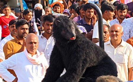 बलिया में रावण के पुतले का दहन:मां दुर्गा की प्रतिमाएं जुलूस के साथ कठौड़ा घाट के लिए रवाना