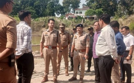 त्रिमुहानी घाट पर दुर्गा प्रतिमा विसर्जन की तैयारी तेज:महराजगंज में डीएम-एसपी ने परखी सुरक्षा व्यवस्था, रोशनी व सुरक्षा के पुख्ता इंतजाम के निर्देश