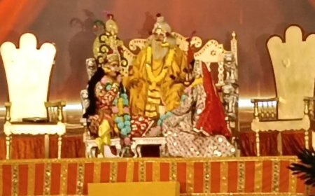 दुबई से आए परशुराम, मुंबई के CA कर रहे संचालन:परेड की रामलीला में 50 साल से मथुरा का चतुर्वेदी परिवार कर रहा अभिनय