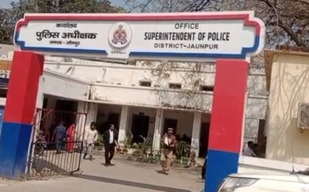 चेक बुक चोरी कर 20 लाख की धोखाधड़ी का आरोप:जौनपुर में तीन पर प्राथमिकी, झूठे मुकदमे में फंसाने की भी कोशिश