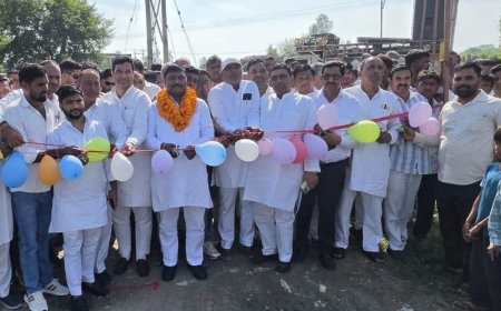 भरतौरा में खड़ंजा मार्ग का शिलान्यास:10 लाख रुपये से बनेगा खड़ंजा मार्ग, ग्रामीणों को मिलेगी राह
