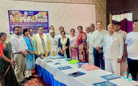 हापुड़ में दलित समाज के पुनर्निर्माण पर मंथन:महिला जागृति फाउंडेशन ने कराया कार्यक्रम, शिक्षा और एकजुटता को बताया बदलाव का आधार