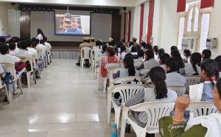 कानपुर पुलिस का साइबर जागरूकता अभियान:109 स्कूलों के विद्यार्थियों को सिखाए, ऑनलाइन धोखाधड़ी से बचाव के तरीके