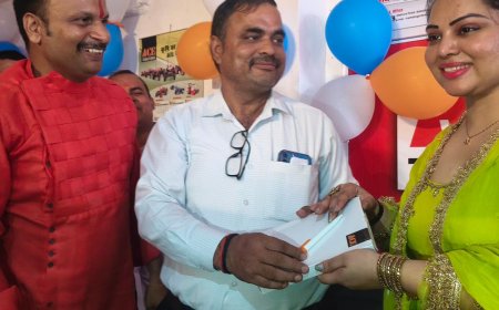 चंदौली पहुंचीं साउथ की एक्ट्रेस जारा खान:कांग्रेस को मजबूत करने की बात कही, ज्ञानेश कुमार के इस्तीफे पर भी बोलीं