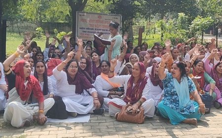 आशा कार्यकर्ताओं ने स्वास्थ्य सेवाओं के बहिष्कार की चेतावनी दी:बागपत में मानदेय बढ़ाने, 8 सूत्रीय मांगों को लेकर 14वें दिन भी धरना जारी