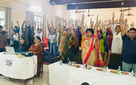 योग और आत्मसुरक्षा दिवस मनाया:कानपुर में प्रो.अर्चना सक्सेना ने छात्राओं को नशामुक्त जीवनशैली का संकल्प दिलाया