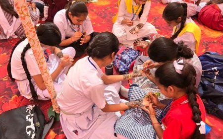 संमार्ग पंडाल में मेहंदी प्रतियोगिता आयोजित:स्कूली बच्चों संग युवाओं का उत्साह, मातृशक्ति ने किया सुंदर डांडिया नृत्य