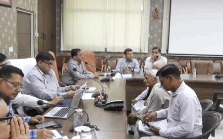 बिजली लाइन से रास्ता बंद, एमडी ने बैठाई जांच:पीवीवीएनएल की जनसुनवाई में परतापुर, पल्लवपुरम, किठौर से पहुंचीं शिकायतें, बिजली चोरी के मामले उठे