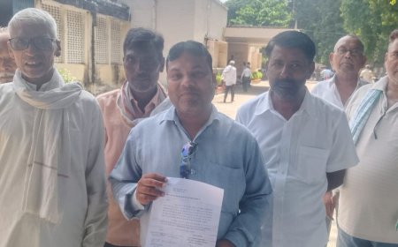 फतेहपुर में जलभराव से 300 बीघा धान की फसल डूबी:ग्रामीणों ने नाला सफाई के लिए डीएम को ज्ञापन सौंपा