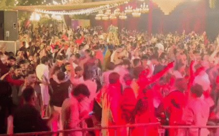 गोरखपुर में 'द ग्रेट डांडिया उत्सव' में धूम:जे-ट्राइब और गबरू बॉयज के गुजराती और बॉलीवुड बीट्स पर थिरके युवा
