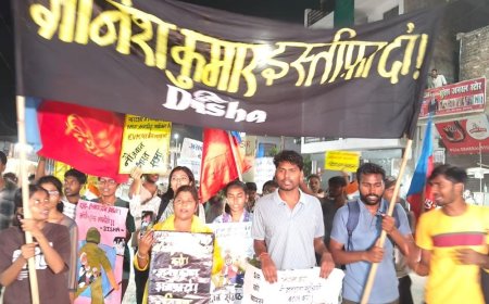 प्रयागराज में दिशा छात्र संगठन ने निकाला आक्रोश मार्च:मुख्य चुनाव आयुक्त की बर्खास्तगी और SIR रद्द करने की मांग