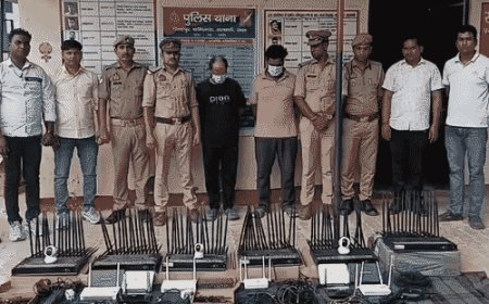 वाराणसी में साइबर क्राइम के दो शतिर गिरफ्तार:विदेशी काल को भारतीय नम्बरों में करते थे एक्सचेंज, 6 SIM Box के साथ पकड़े गए