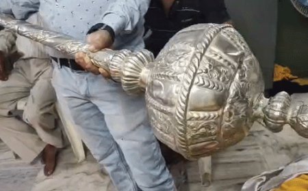 ब्रिटिशकाल से शुरू हुई परेड रामलीला मंचन 150 साल पूरे:कानपुर में 100 साल पुराने चांदी के धनुष, गदा चला रहें श्री राम-लक्ष्मण और हनुमान