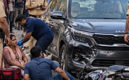 भास्कर अपडेट्स:मुंबई के अंधेरी में कार ने दो लोगों को मारी टक्कर, ड्राइवर हिरासत में