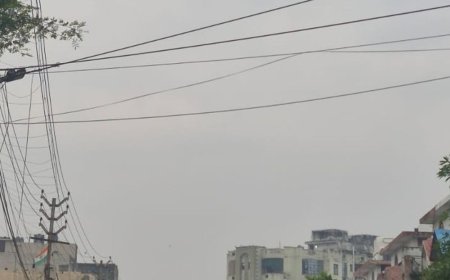 अलीगढ़ में मौसम ने ली करवट, ठंडक बढ़ी:सुबह से बूंदाबांदी, दोपहर 12:30 बजे तक तेज बारिश की संभावना, धान की फसल पर संकट
