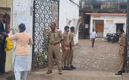 PET की पहली पाली में 3208 अभ्यर्थियों ने परीक्षा छोड़ी:बस्ती के 34 केंद्रों पर 13008 अभ्यर्थी पंजीकृत थे, 24.66 प्रतिशत रहे अनुपस्थित