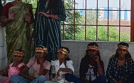 कानपुर में कन्या भोज आयोजित:केशव माधव पाठशाला बच्चियों का पूजन, चरण धोकर खिलाई दही-जलेबी
