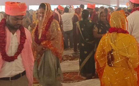 गोंडा में 208 जोड़े विवाह बंधन में बंधे:191 हिंदू और 17 मुस्लिम जोड़ों की शादी, नवदंपतियों को मिले उपहार