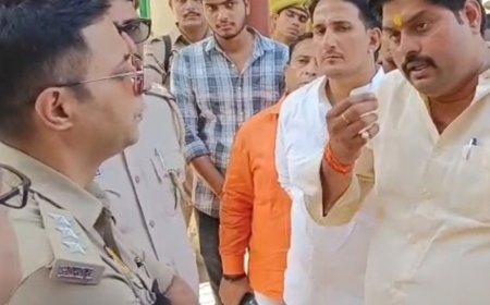 बुलंदशहर में नवरात्रि के दौरान मिले गोवंश के अवशेष:हिंदू संगठनों में आक्रोश, DM ऑफिस का घेराव कर की कार्रवाई की मांग