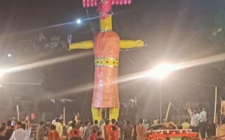लखनऊ में दशहरा उत्सव:उदयगंज रामलीला मैदान में रावण का हुआ पुतला दहन