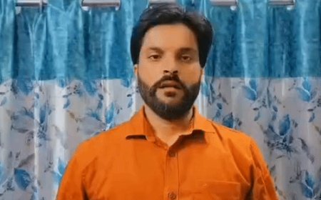 नागरिकता स्पष्ट करें, फिर SIR पर सवाल उठाएं राहुल:डॉ रजनीश सिंह ने सुप्रीम कोर्ट में नई एप्लीकेशन दाखिल की, कानूनी स्थिति स्पष्ट करने की मांग