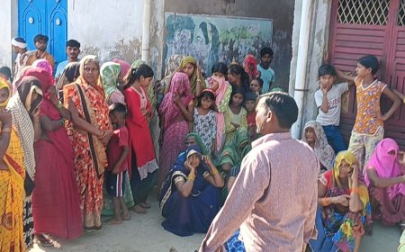 फर्रुखाबाद के शमसाबाद में युवक ने फांसी लगाकर जान दी:2 माह से घर में अकेला रह रहा था, बच्चों के साथ पंजाब में रहती पत्नी
