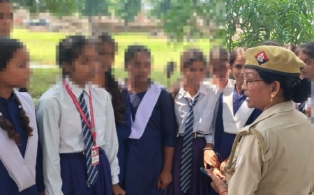 महराजगंज में मिशन शक्ति अभियान:छात्राओं को महिला और साइबर अपराधों से बचाव के प्रति जागरूक किया