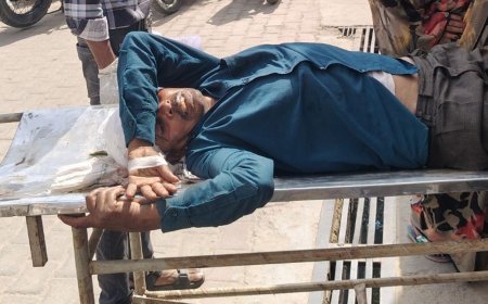 हाथरस में ऑटो-कार की टक्कर:बुजुर्ग की मौत, 6 लोग घायल, मथुरा-बरेली हाईवे पर हुआ हादसा