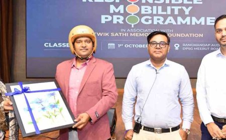 डीपीएसजी में सड़क सुरक्षा सत्र, छात्रों को दिए अहम नियम:'हेलमेट मैन' राघवेंद्र कुमार ने हेलमेट-सीट बेल्ट के उपयोग पर जोर दिया