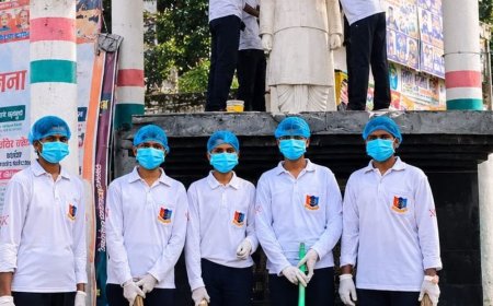 महराजगंज में स्वच्छता अभियान:एनसीसी कैडेट्स और एनएसएस के स्वयंसेवकों ने स्मारकों की सफाई की
