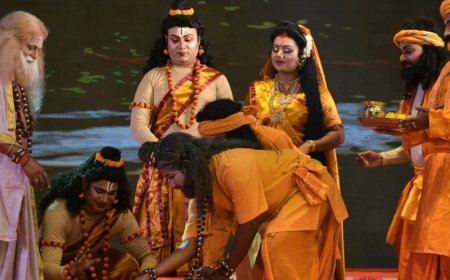 लखनऊ रामोत्सव में भरत मिलाप का मंचन:राम ने पिता का वचन निभाया, भरत चरण पादुका लेकर लौटे; चलाया राजपाट