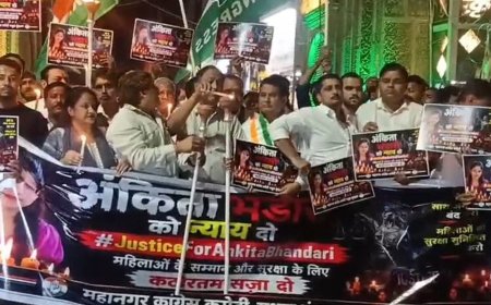 अंकिता भंडारी के लिए कांग्रेस ने निकाला कैंडल मार्च:मथुरा में महिला सुरक्षा और न्याय की मांग बुलंद की