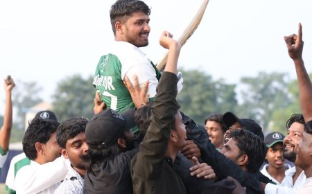 इलाहाबाद पश्चिम बना नीलम करवरिया कप चैंपियन:फाइनल में फूलपुर को सात विकेट से हराया, आतिफ ने 45 रन बनाने के साथ झटके तीन विकेट