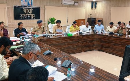 मतदाता सूची में नाम जुड़वाने का अवसर:अमरोहा के सभी मतदान केंद्रों पर 17 और 24 अक्टूबर को लगेंगे विशेष कैंप