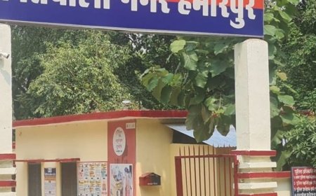 हमीरपुर में 3 युवकों ने बीच सड़क पर की पिटाई:45 साल का अधेड़ हुआ घायल, अस्पताल में कराया गया भर्ती