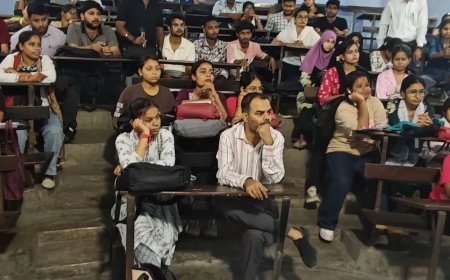 कानपुर में विद्यार्थियों को किया गया जागरूक:डीबीएस कॉलेज में LGBTQIA+ समुदाय की चुनौतियों और समावेशन पर व्याख्यान