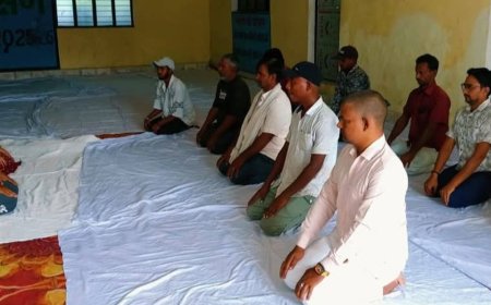 रामकोला में योग जागरूकता कार्यक्रम:स्वस्थ जीवनशैली के लिए किया प्रेरित, प्राणायाम से तनाव घटाने पर जोर