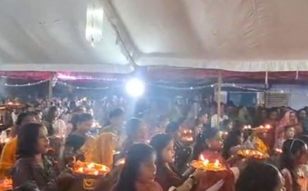 श्रावस्ती में 101 थालों से कन्याओं ने की महाआरती:शारदीय नवरात्रि की महाअष्टमी पर गूंजे दुर्गा पंडाल, मां महागौरी की हुई पूजा
