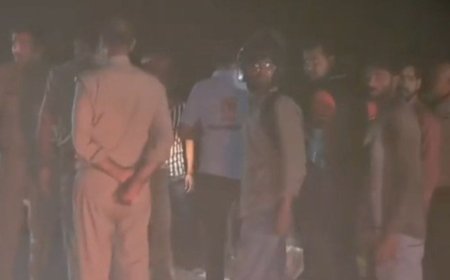 सांड से टकराई बाइक, एक सवार की मौत:बदायूं-इस्लामनगर मार्ग पर हादसे में एक घायल; एंबुलेंस आधे घंटे तक नहीं पहुंची