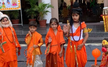 जयपुरिया स्कूल में दशहरा पर्व मनाया:भगवान श्रीराम, सीता, लक्ष्मण, हनुमान और नवदुर्गा के स्वरूपों पहुंचे विद्यार्थी