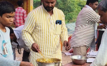 नैना देवी मंदिर में विशाल भंडारा:मां के दर्शन कर भक्तों ने ग्रहण किया प्रसाद, भंडारे में जुटे श्रद्धालु