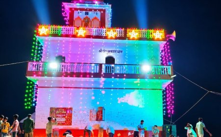 घाटमपुर का शेषावतार मंदिर हजारों दीपों से जगमगाया:दुर्गाष्टमी पर भक्तों ने जलाए आस्था के दीप, पूरा परिसर भक्तिमय