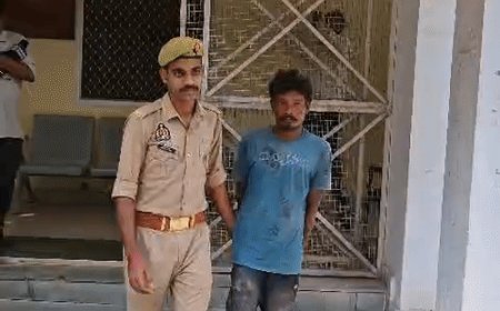 झांसी में शराब पिलाकर पत्नी की हत्या की:चकना बनाने के लिए कहा तो गाली देने लगी, सिर में हसिया मारकर छत से नीचे फेंका