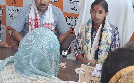 छात्रा मंजली गुप्ता एक दिन की राज्यसभा सांसद बनीं:गाजीपुर में 4 फरियादियों की समस्याएं सुनीं, अधिकारियों से समाधान की पहल की