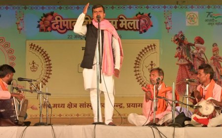 प्रयागराज शिल्प मेले में बिरहा और राजस्थानी नृत्य:दर्शकों ने कालबेलिया और चकरी नृत्य का आनंद लिया, राम-सीता के प्रसंगों पर बिरहा गायन